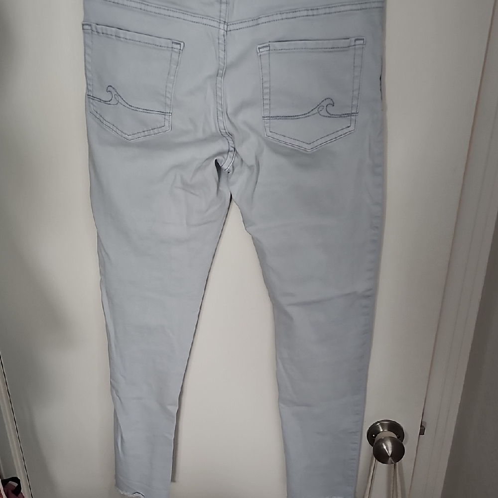 Roxy Light Blue/Gray Frost Raw Hem Ankle Jeans - Picture 7 of 7